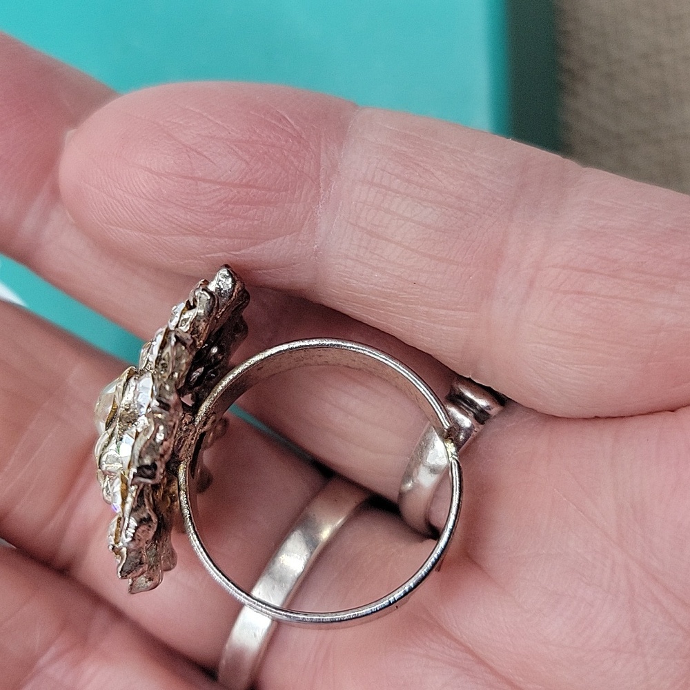 Stunning Sparkle Beautifully Ring - image 2